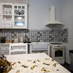 Kinsley Apartment 1