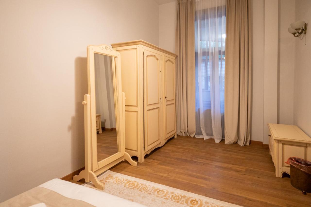 Kinsley 1 * Timisoara